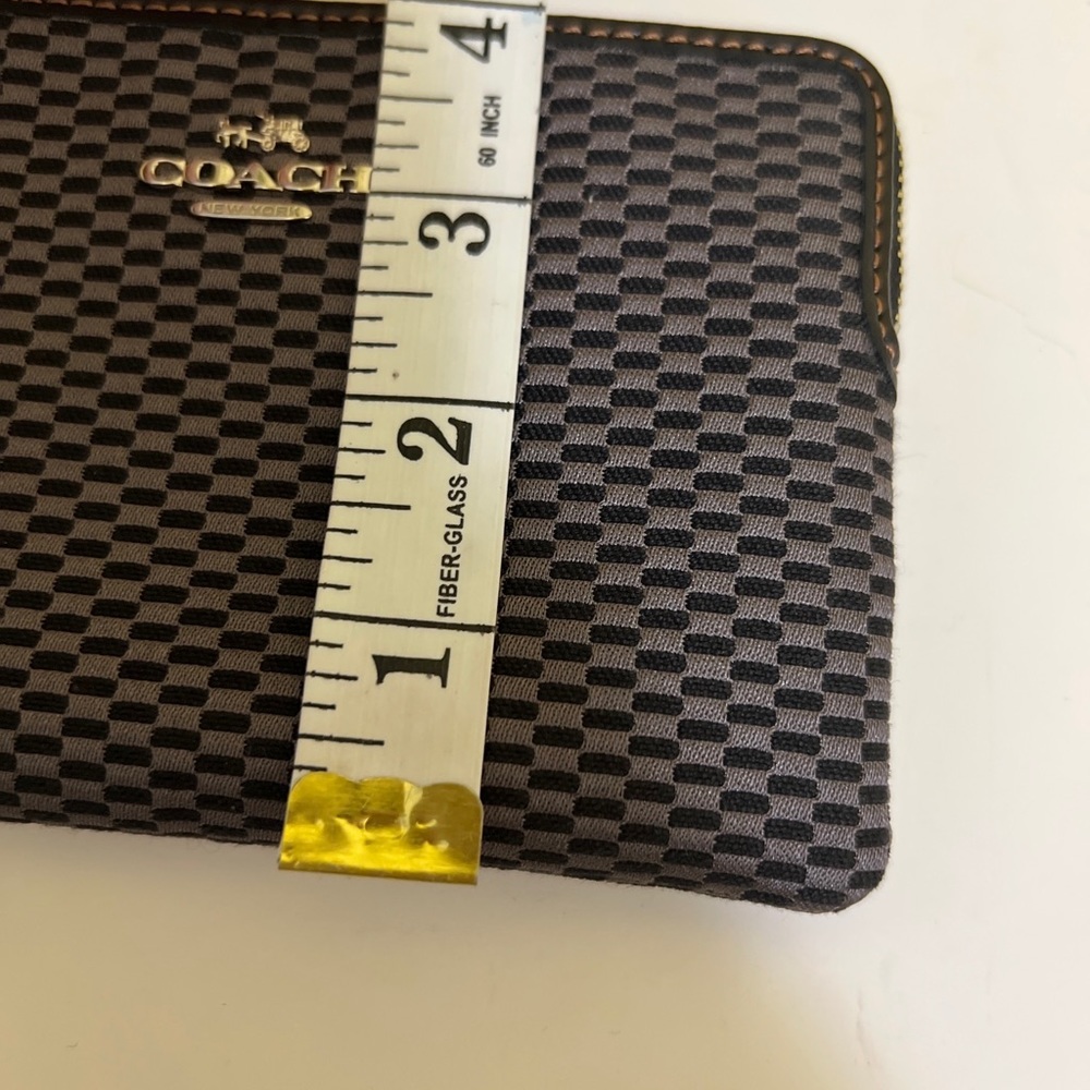 COACH CORNER ZIP WRISTLET WALLET GREY BLACK CHECKERED PATTERN - Picture 7 of 9